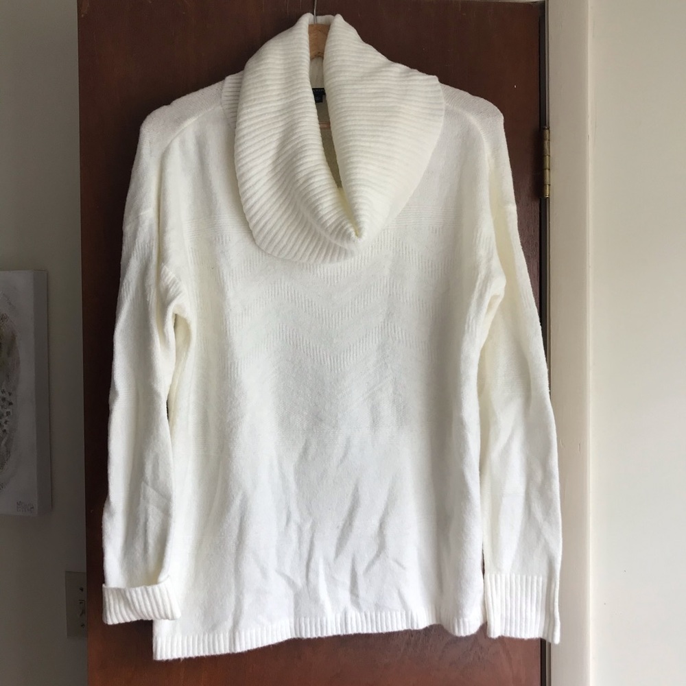 Banana republic cream sweater